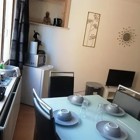 Проживання в сім'ї 2/4p Confortable Остенде